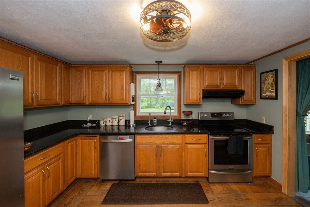 400 School St, Boylston, MA Photo #2