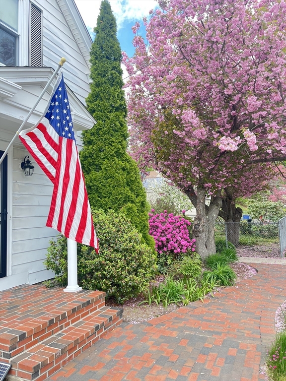 45 Hayes Ave - Photo 2