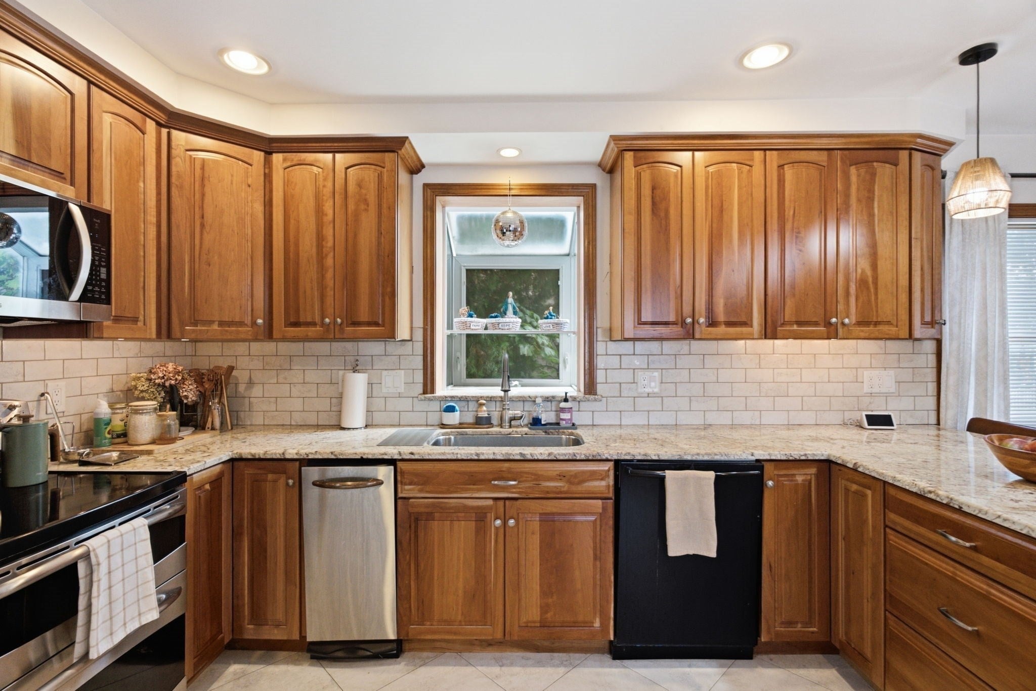 35 Triton Ave, Winthrop, MA Photo #9