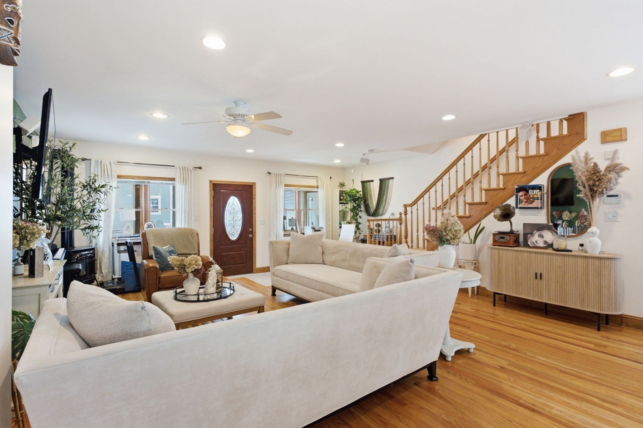 35 Triton Ave