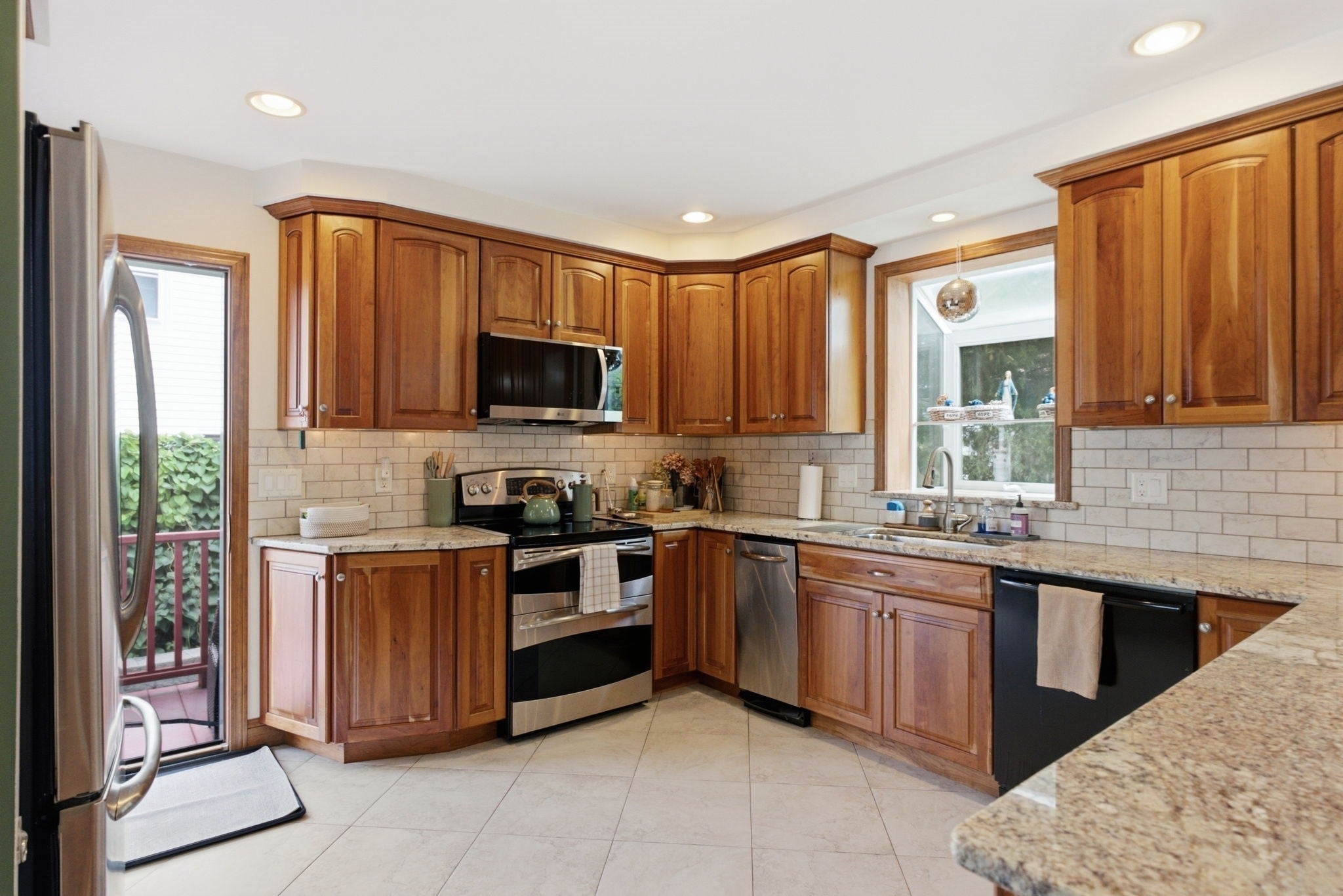 35 Triton Ave, Winthrop, MA Photo #7