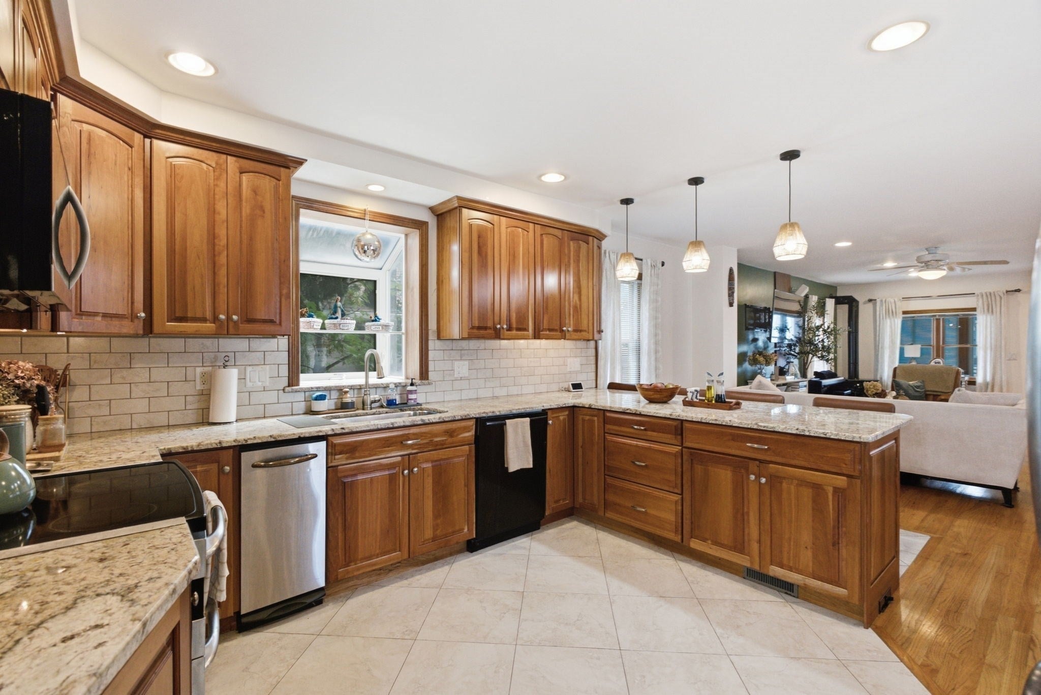 35 Triton Ave, Winthrop, MA Photo #11