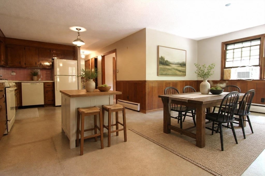 82 Pine Valley Dr