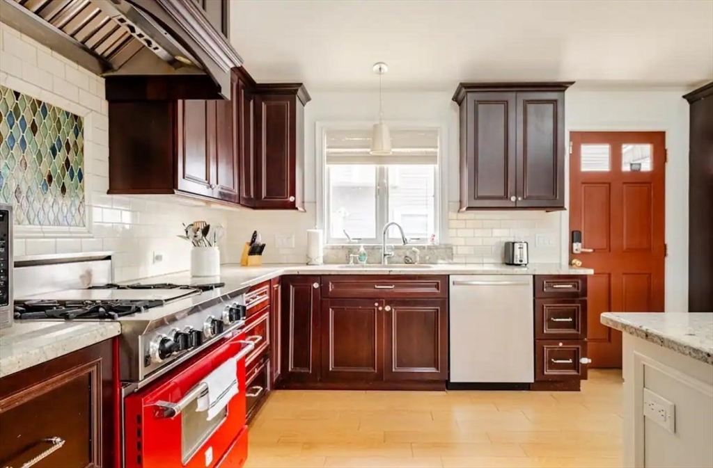 115 Lynnway