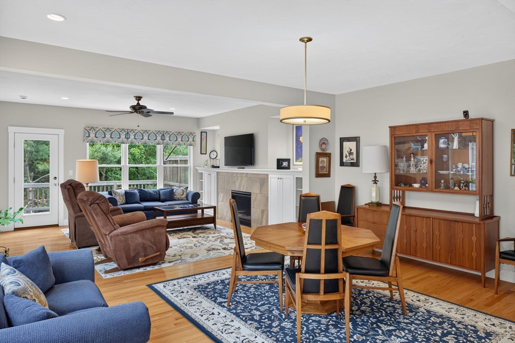 60 Conifer Hill 60