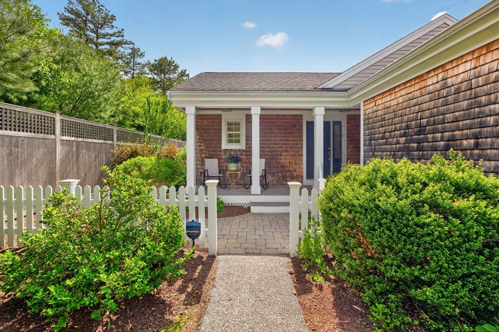 60 Conifer Hill 60