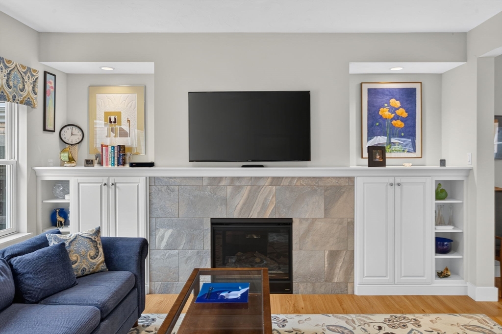 60 Conifer Hill 60