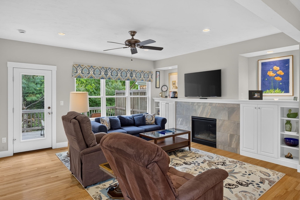 60 Conifer Hill 60