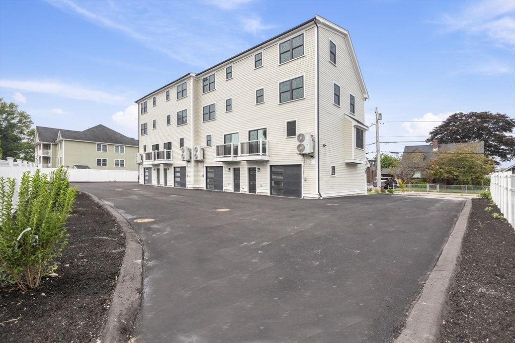161 Sumner St 4