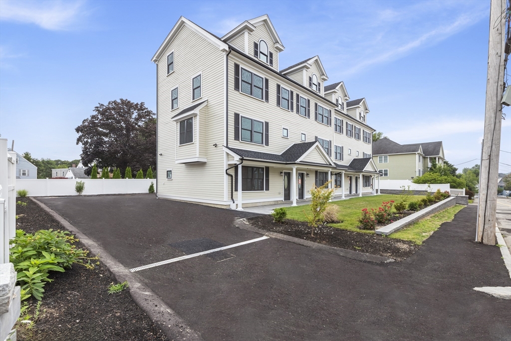 161 Sumner St 4