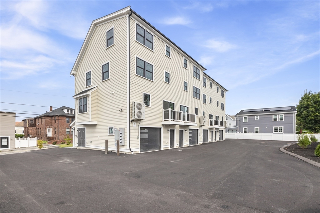 161 Sumner St 4