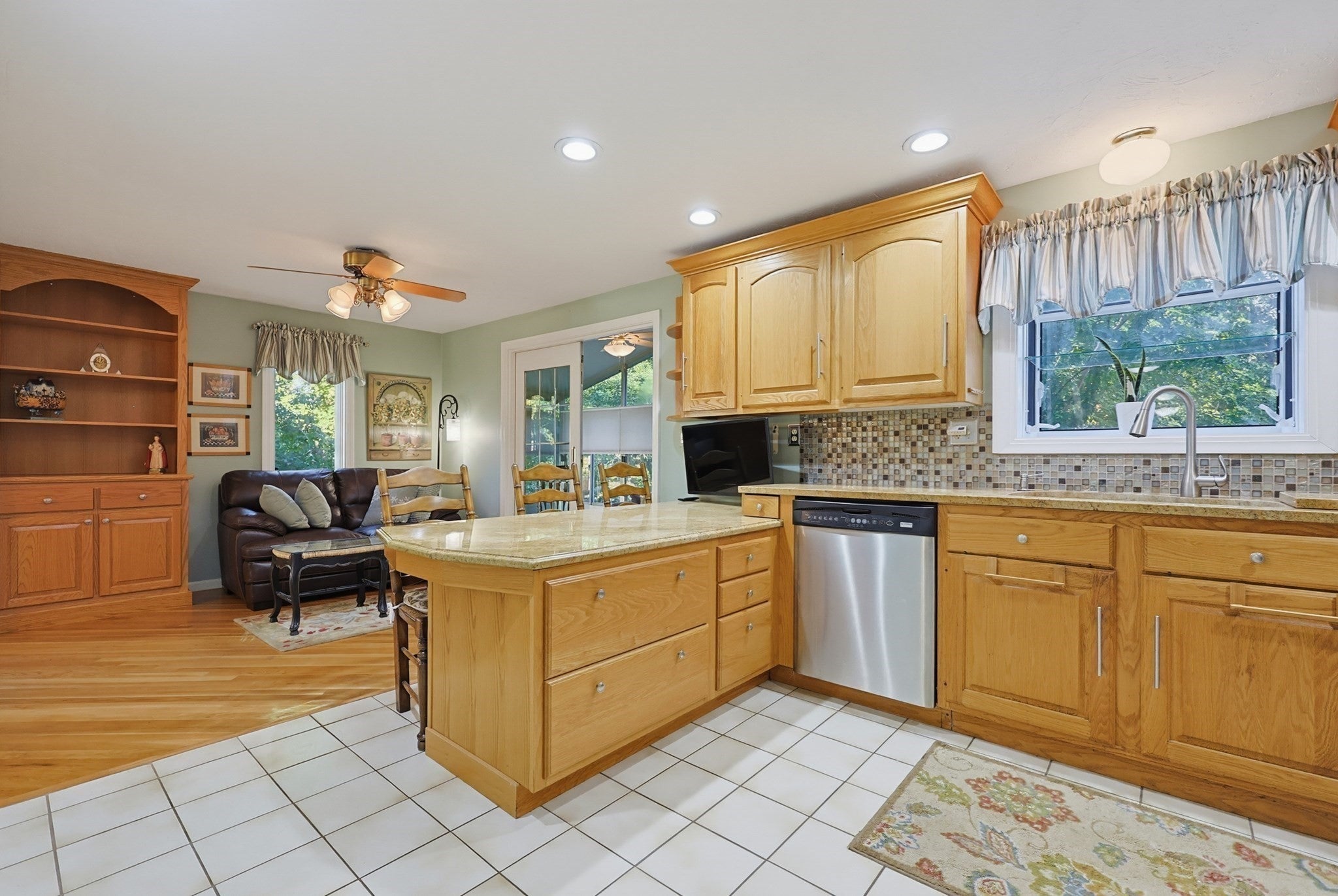 35 Union Sq #35, Randolph, MA, 35 Union Sq #35, Randolph, MA Photo #17