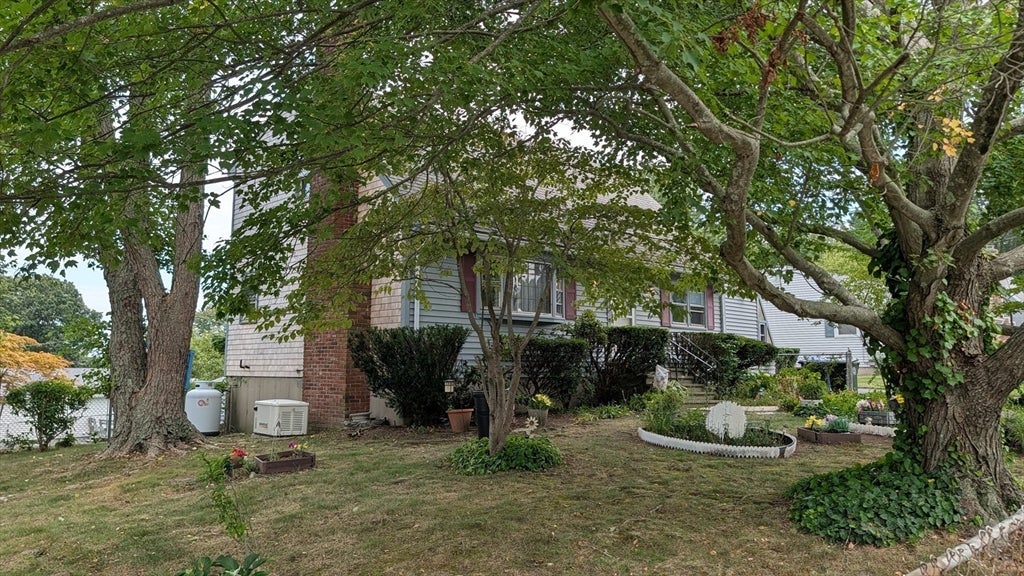 7 Charlotte Dr, Bristol, RI, 7 Charlotte Dr, Bristol, RI Photo #3