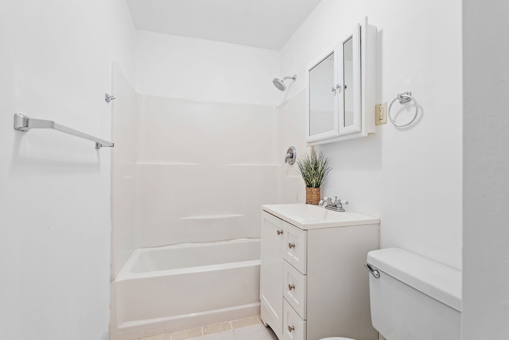 110 Boston Post Rd. E RD #8, Marlborough, MA, 110 Boston Post Rd. E RD #8, Marlborough, MA Photo #15