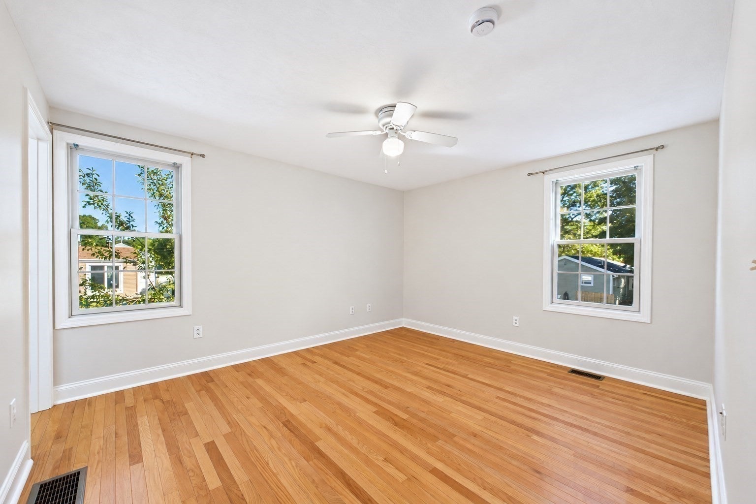 7 Vincent St, Dartmouth, MA Photo #15