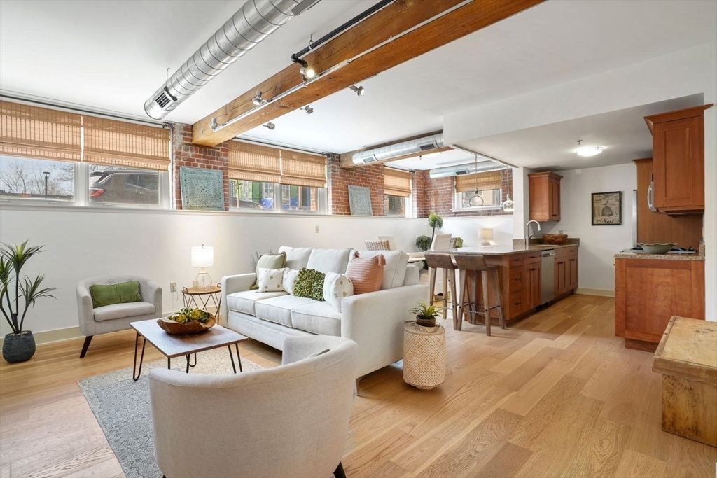 22 Cottage Park Ave 1