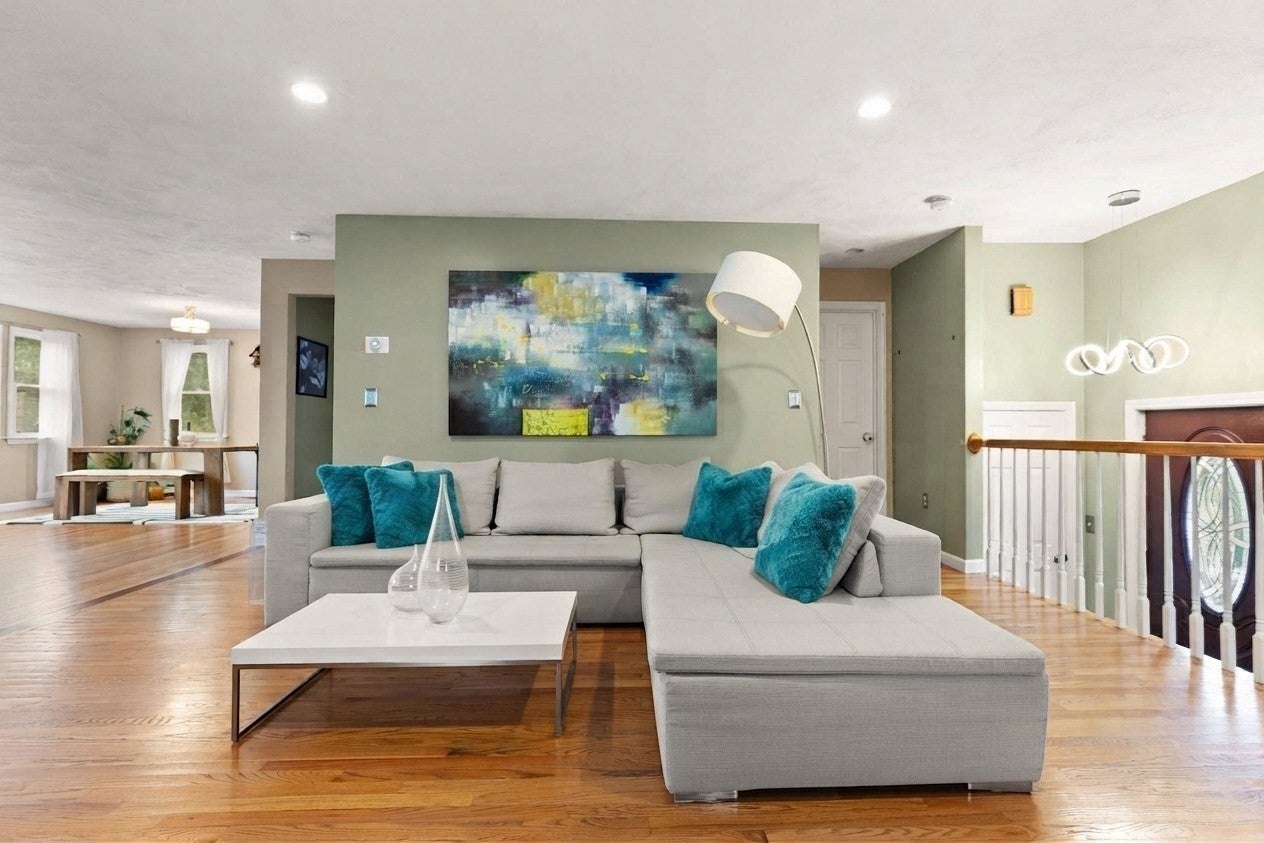 16 Saint James Ave, Norwood, MA, 16 Saint James Ave, Norwood, MA Photo #4