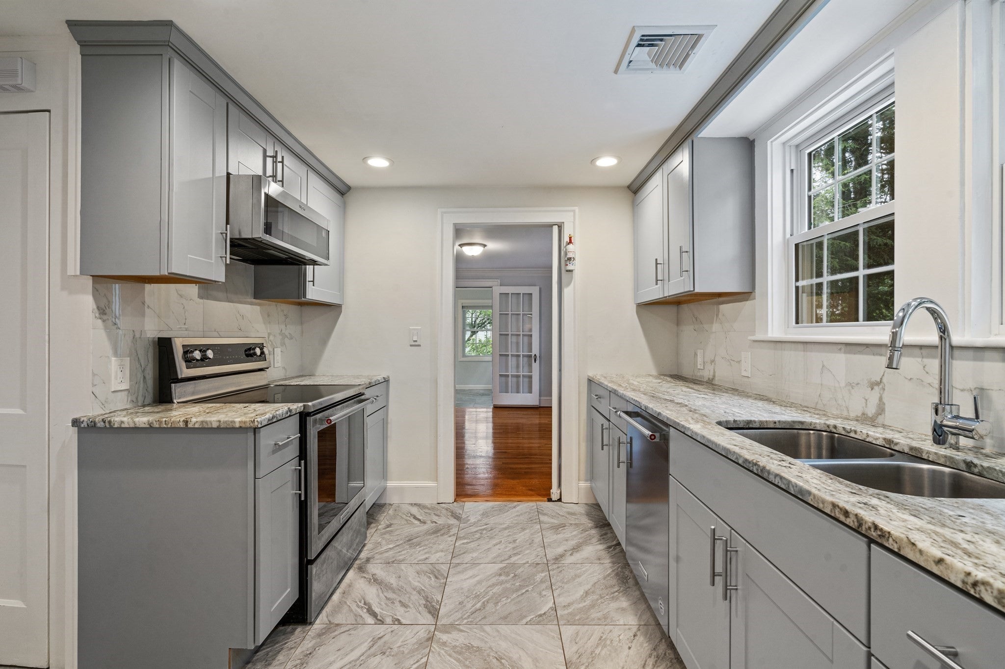 14 Gleason Rd