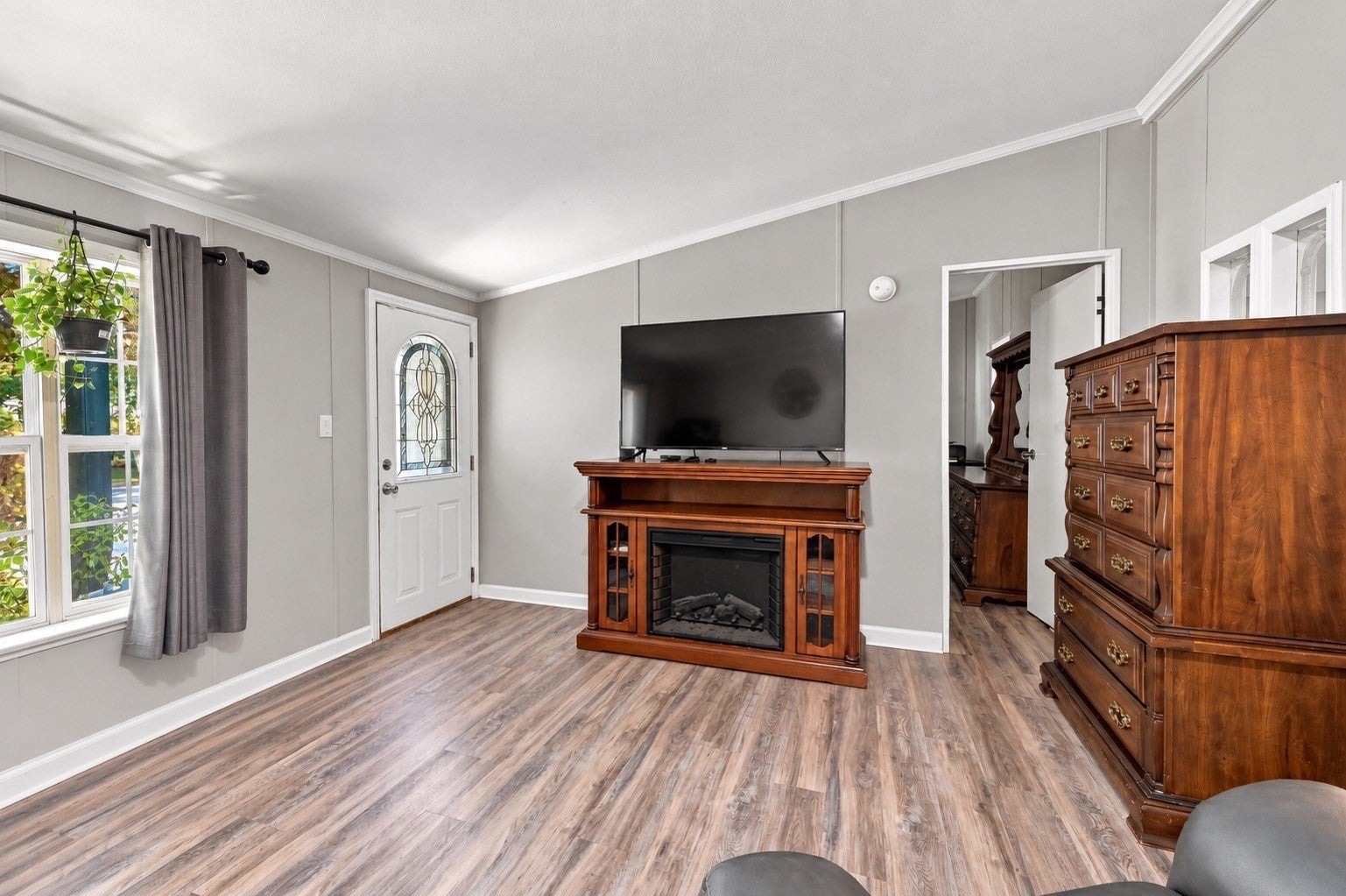 16 Lilac Ln
