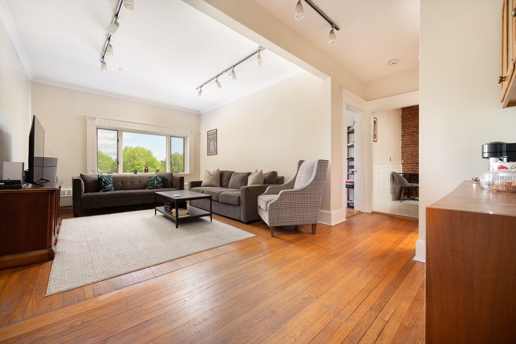 520 Beacon St 4A