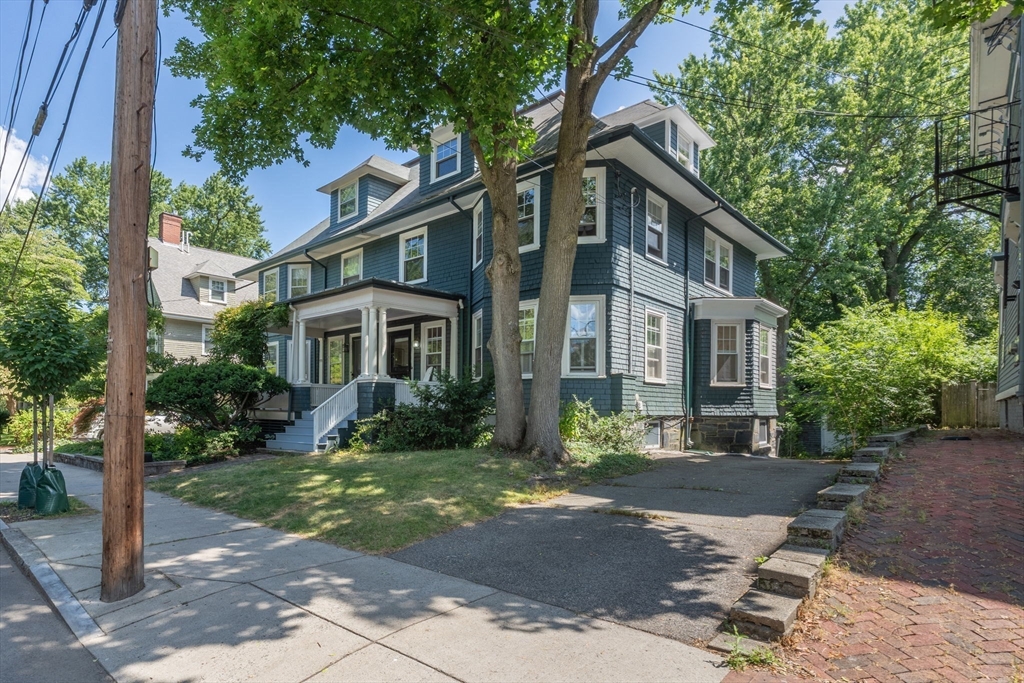 109 Lake View Ave
