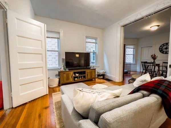 287 Chestnut Avenue #1, Boston, MA, 287 Chestnut Avenue #1, Boston, MA Photo #7