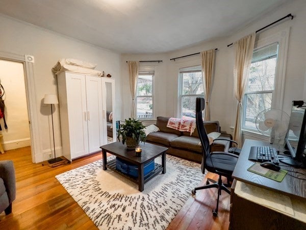 287 Chestnut Avenue #1, Boston, MA, 287 Chestnut Avenue #1, Boston, MA Photo #2