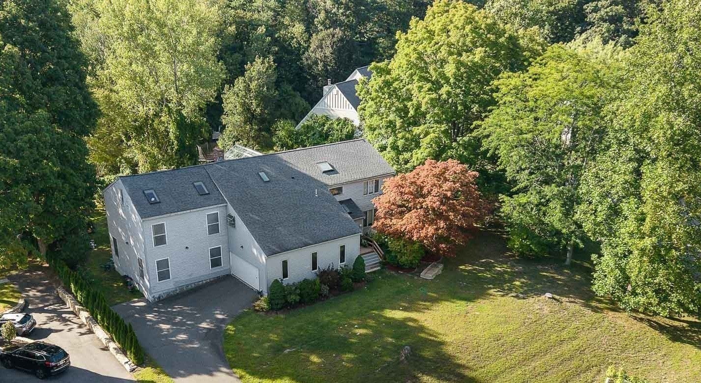 Photo of 10 Pond View Ln, Ashland, MA
