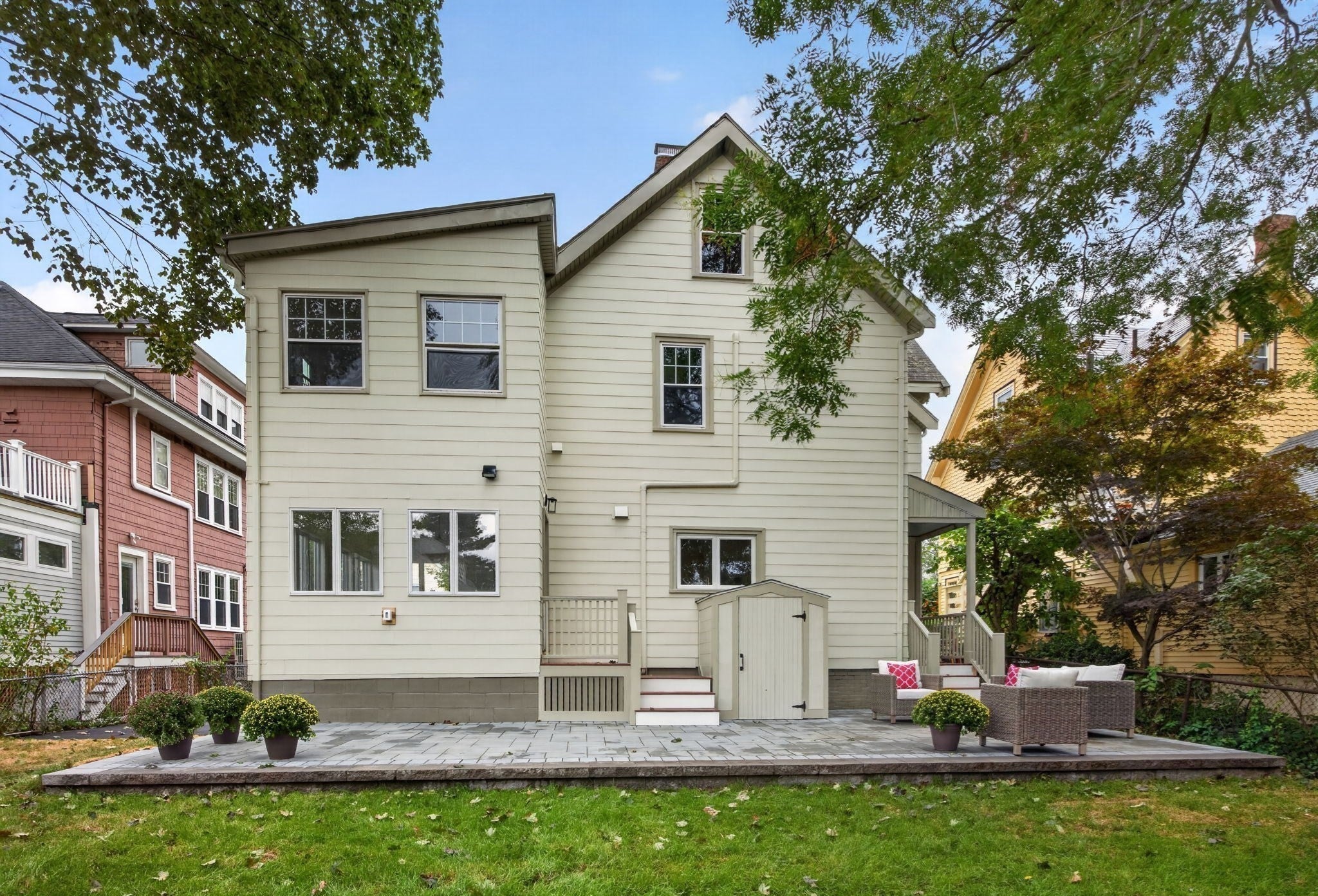 94 Monument St