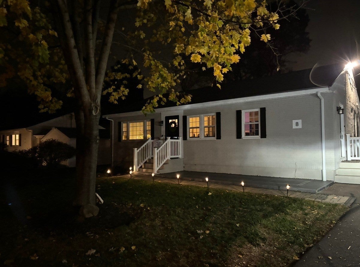 8 Fairbrook Rd