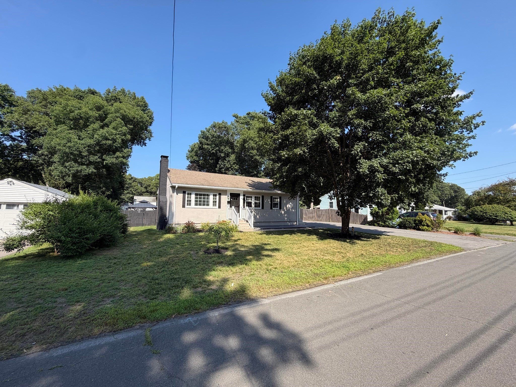 8 Fairbrook Rd