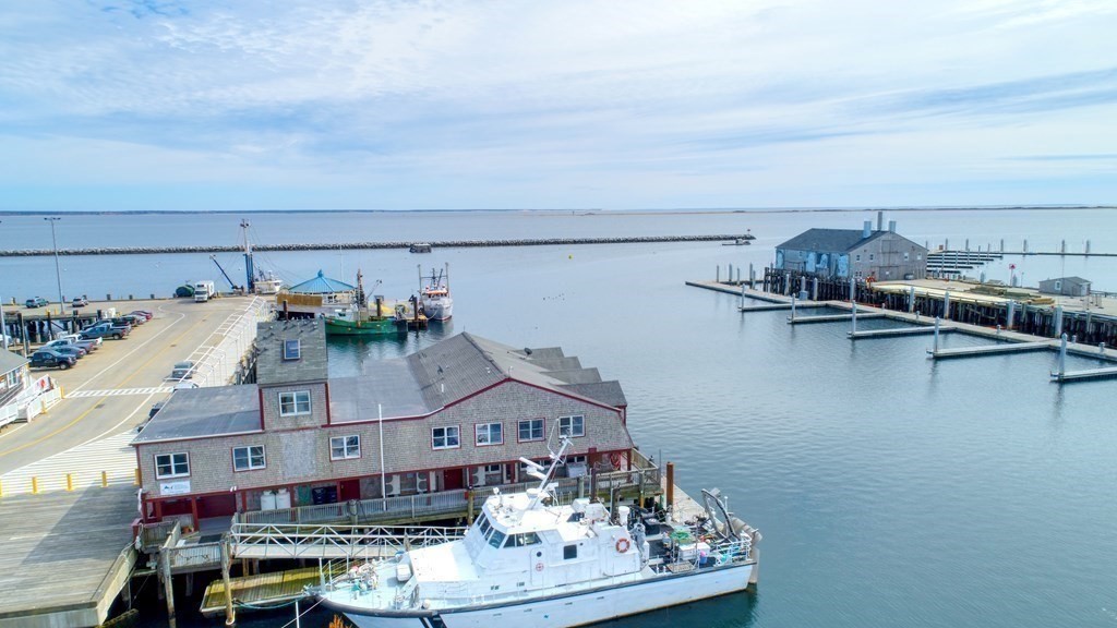 16 Macmillian Pier