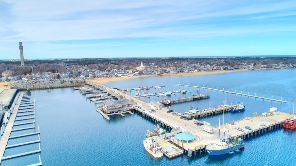 16 Macmillian Pier