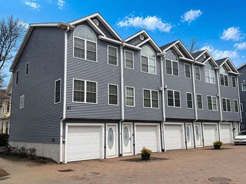 Photo of 47 Alder St #4, Waltham, MA 02453 (MLS # 73494326)