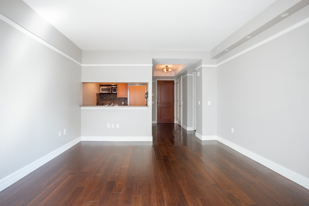 1 Avery St 11C