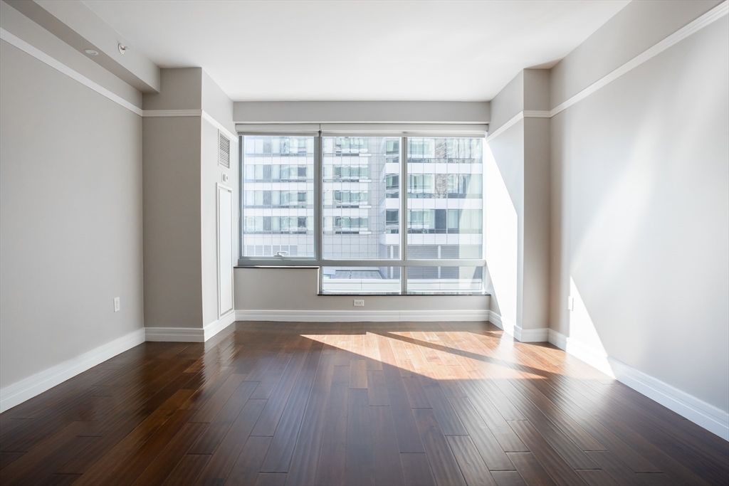 1 Avery St 11C