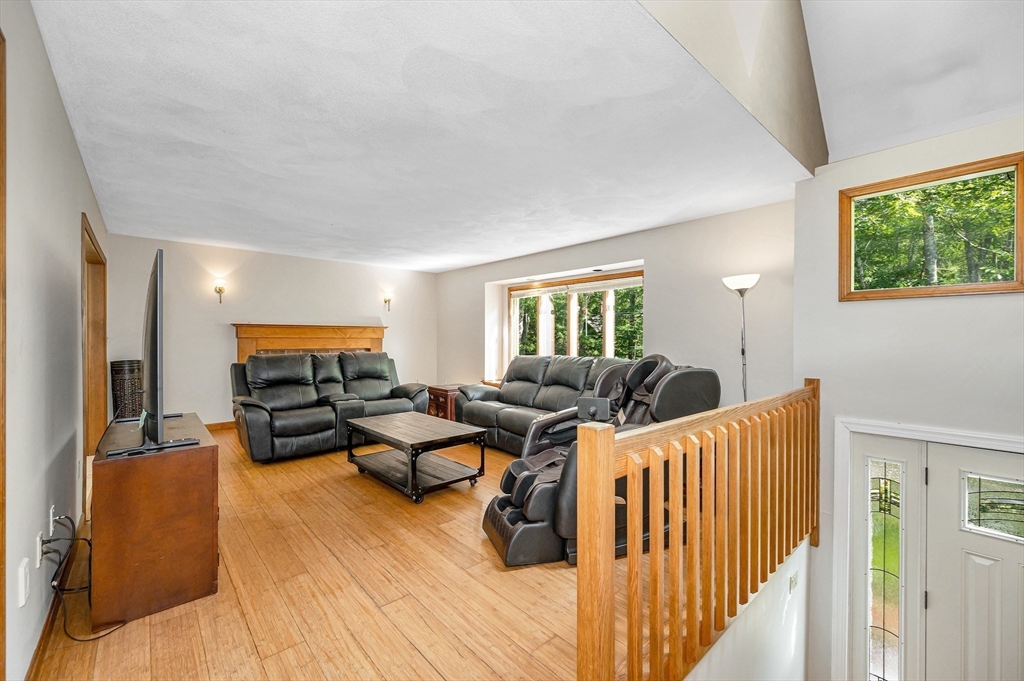 8 Horseshoe Drive