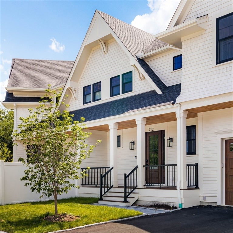 712 Watertown St 712, Newton MA 02460