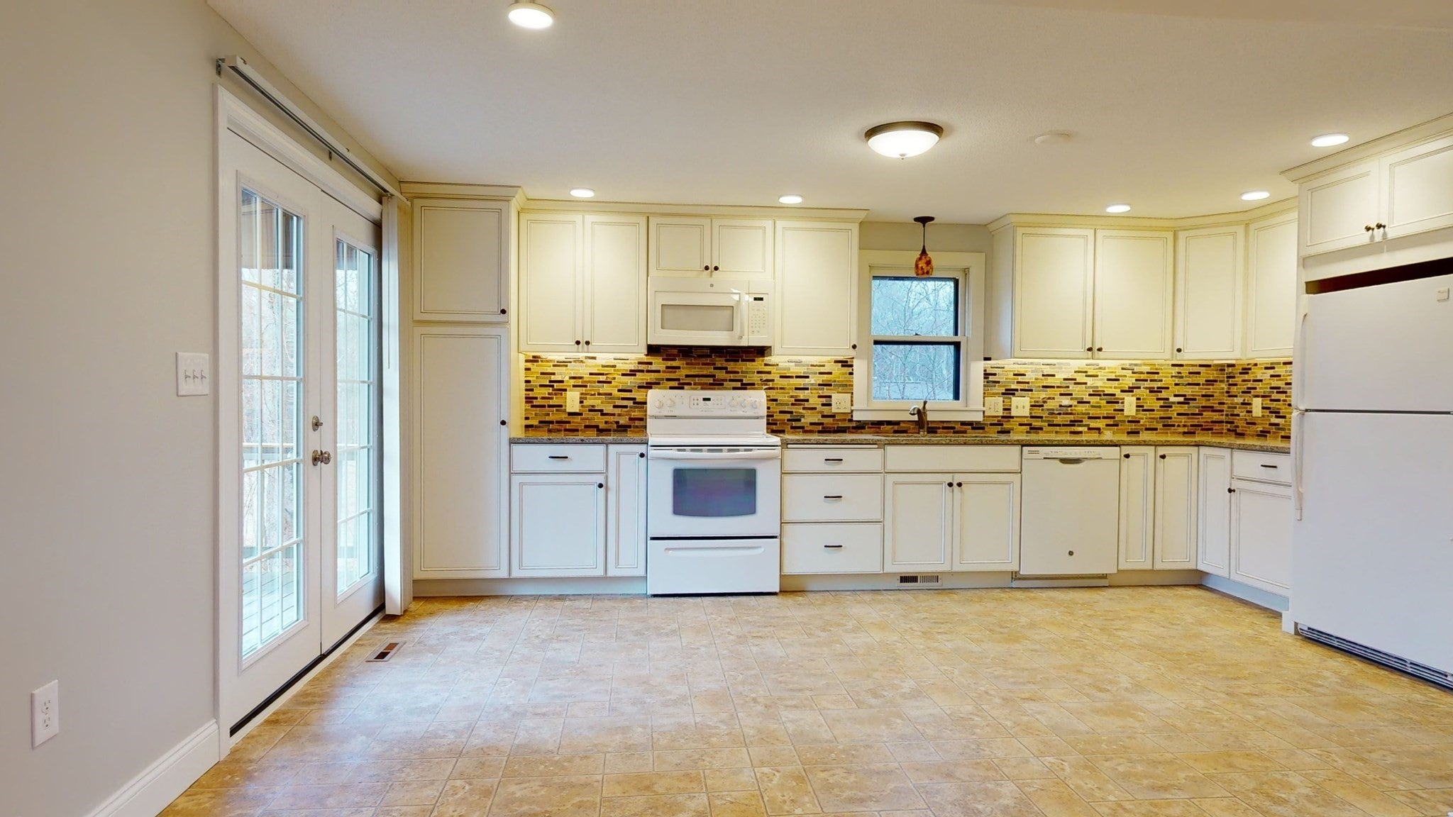 414 Bay Rd, Belchertown, MA, 414 Bay Rd, Belchertown, MA Photo #2