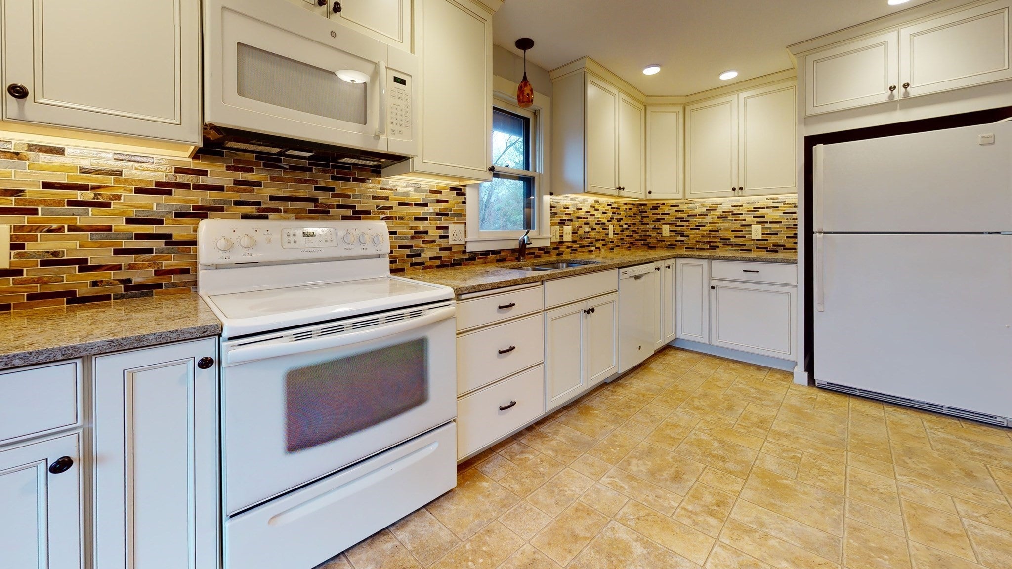 414 Bay Rd, Belchertown, MA, 414 Bay Rd, Belchertown, MA Photo #1