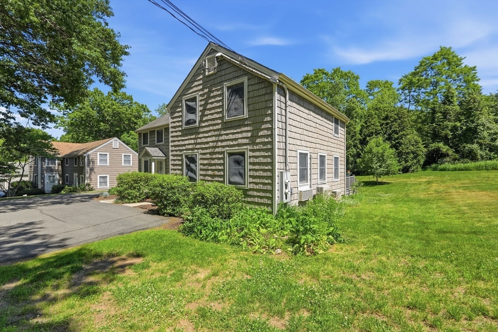 68 Laurel St B