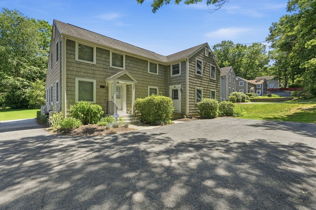 68 Laurel St B