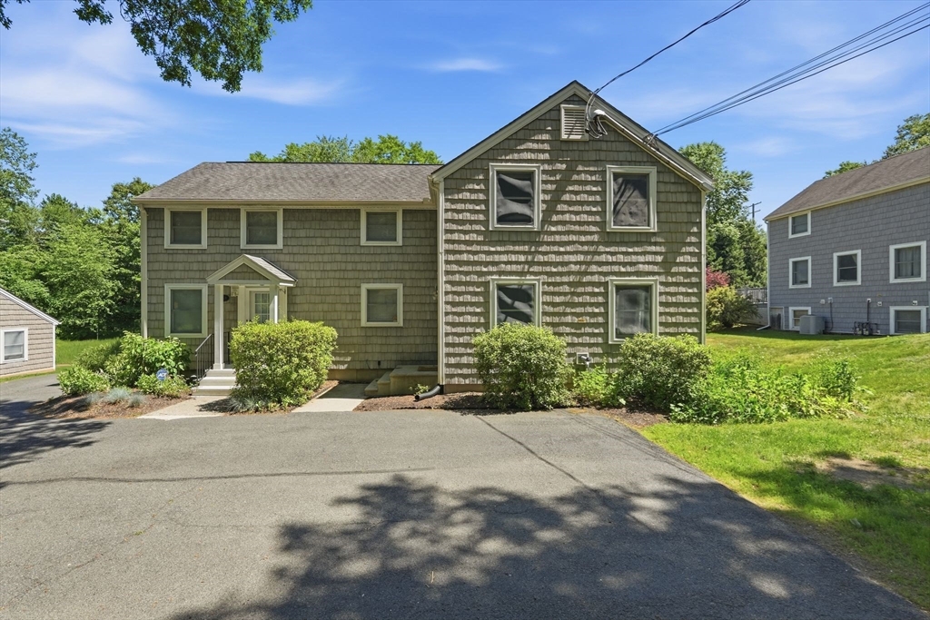 68 Laurel St B
