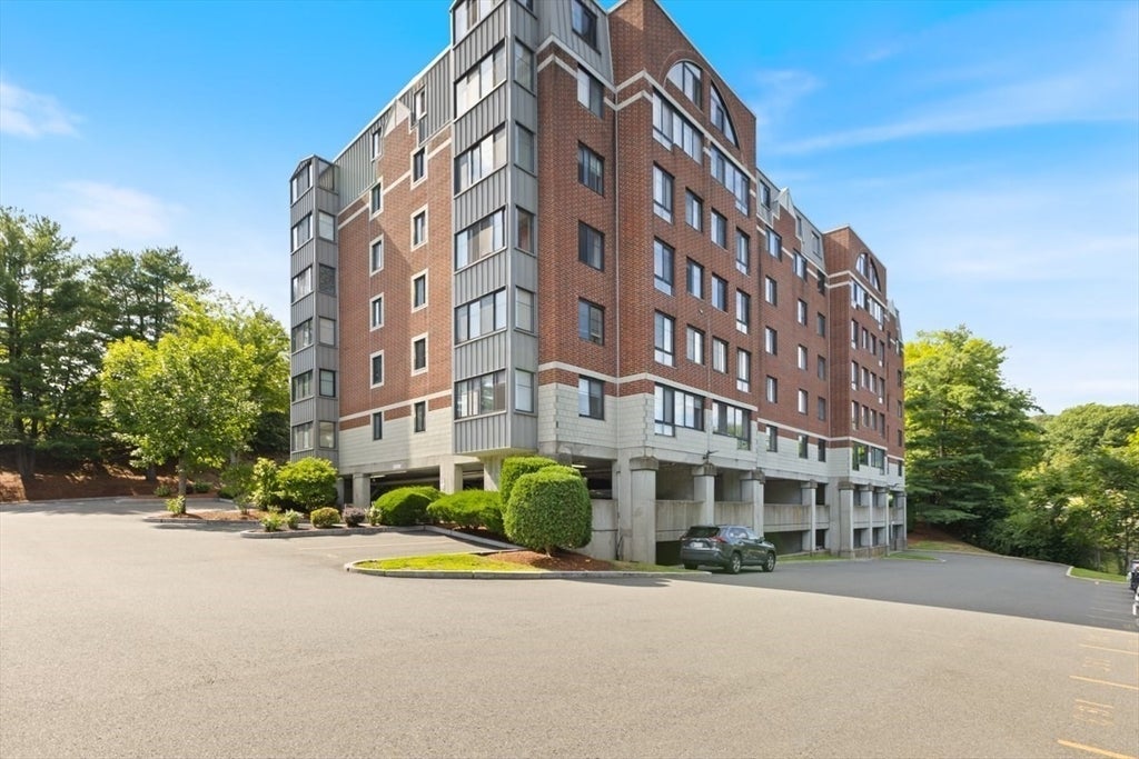 100 Ledgewood Dr 410