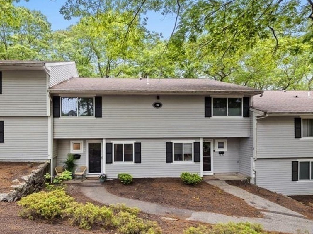 3 Beals Cove Rd #E, Hingham, MA Photo #1