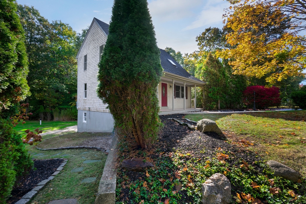 103 Mayflower Ln