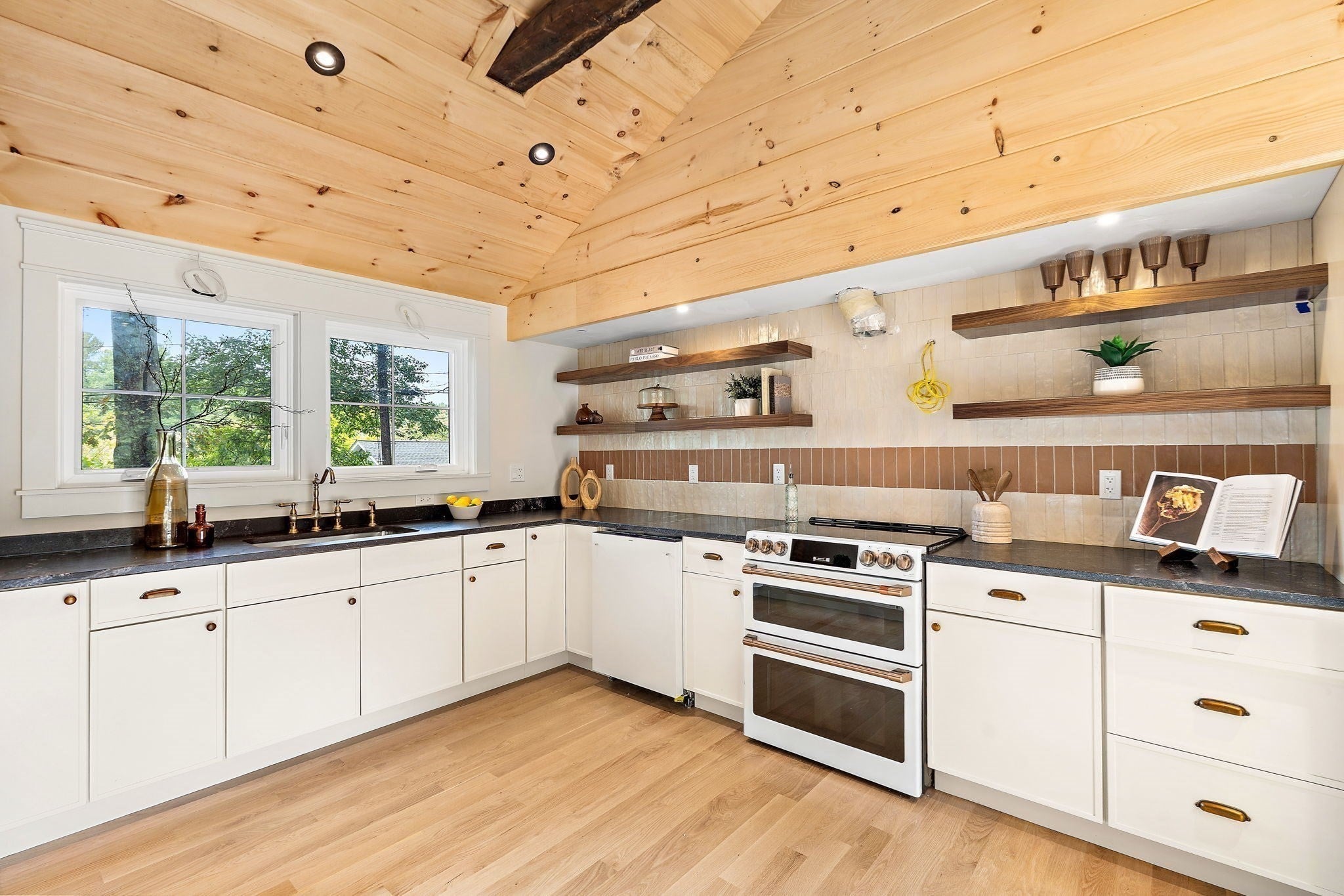 10 Noonhill Rd, Medfield, MA, 10 Noonhill Rd, Medfield, MA Photo #18