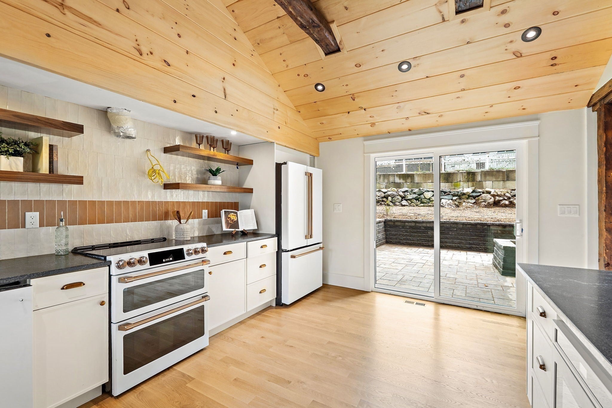 10 Noonhill Rd, Medfield, MA, 10 Noonhill Rd, Medfield, MA Photo #19