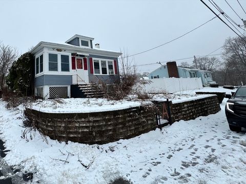 12 Roosevelt Ave North Attleboro MA 02760