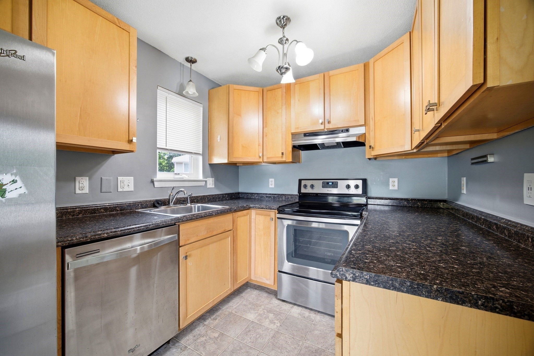 34 Saint Kolbe Dr #C, Holyoke, MA, 34 Saint Kolbe Dr #C, Holyoke, MA Photo #4